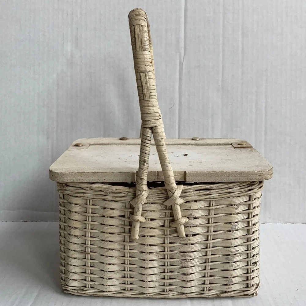 Vintage Hong Kong white distressed small basket